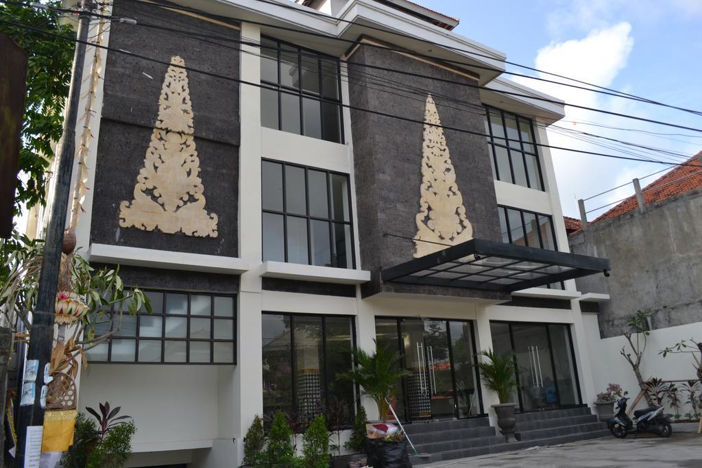 Ivanka Airport Inn Kuta Lombok Exteriör bild