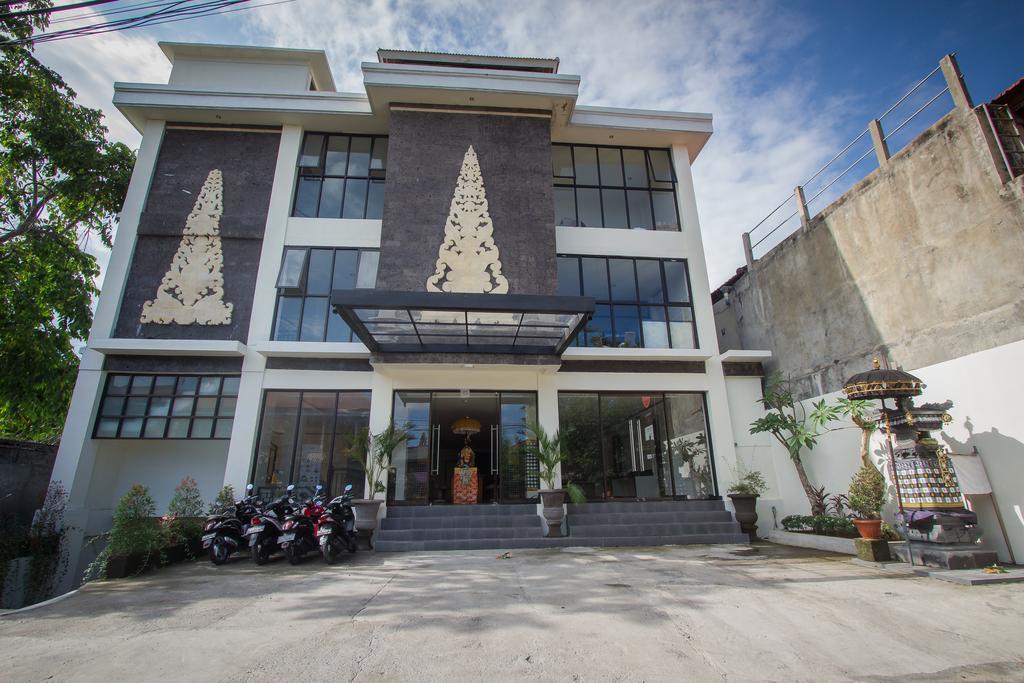 Ivanka Airport Inn Kuta Lombok Exteriör bild