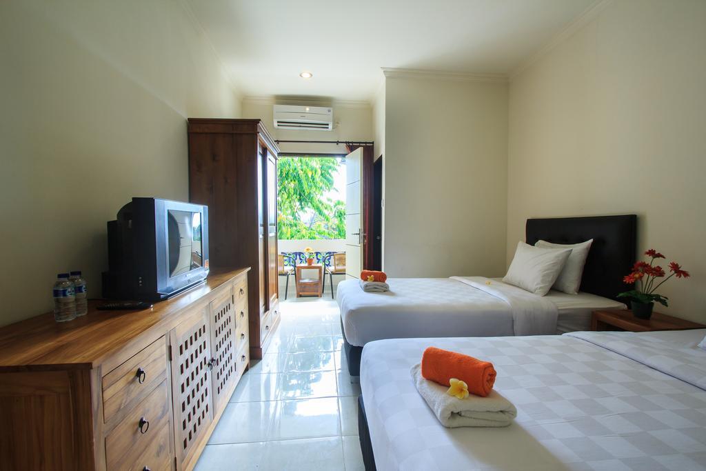 Ivanka Airport Inn Kuta Lombok Exteriör bild