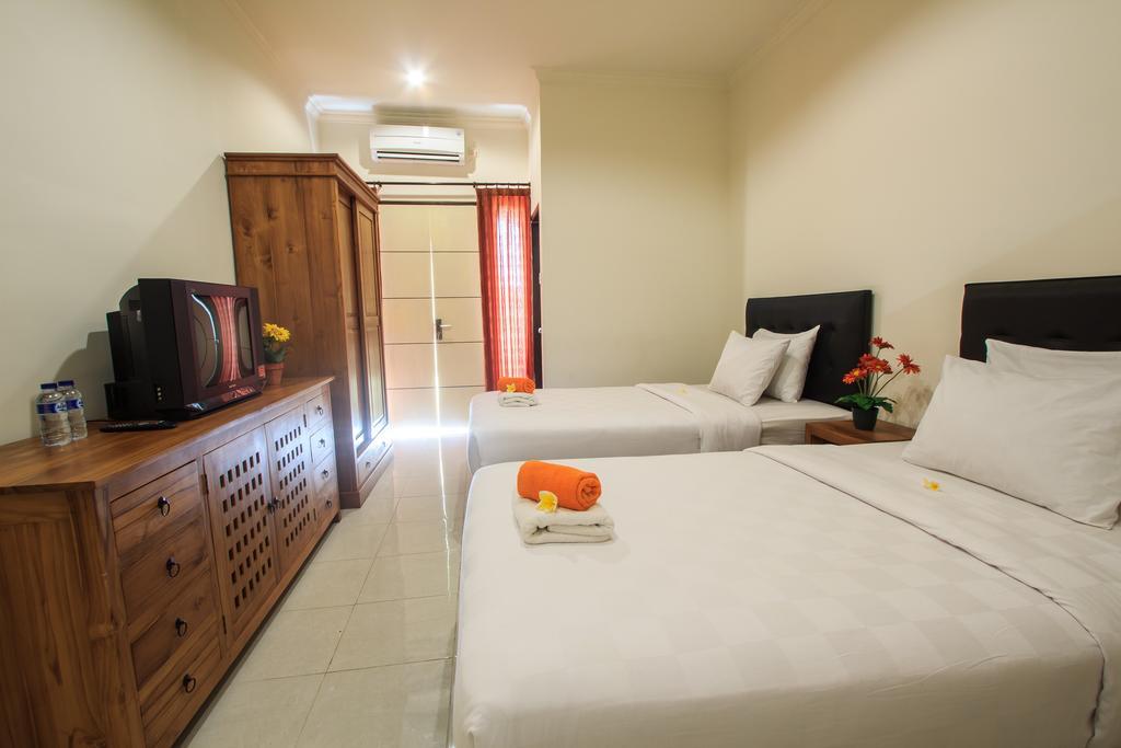 Ivanka Airport Inn Kuta Lombok Exteriör bild