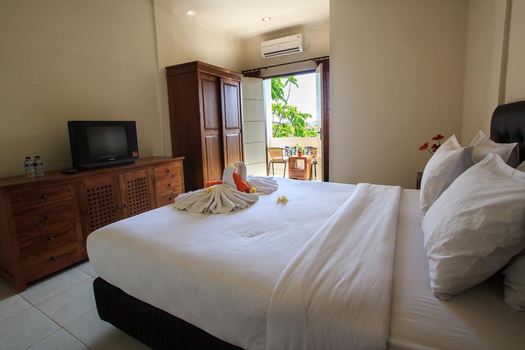 Ivanka Airport Inn Kuta Lombok Exteriör bild