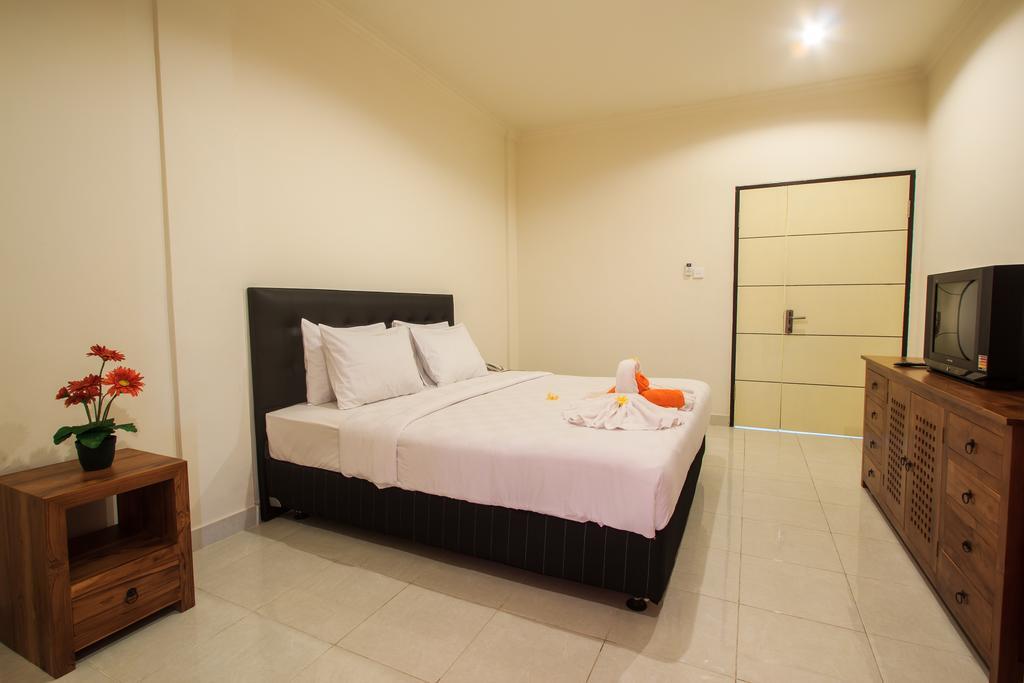 Ivanka Airport Inn Kuta Lombok Exteriör bild