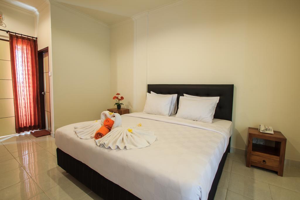Ivanka Airport Inn Kuta Lombok Exteriör bild