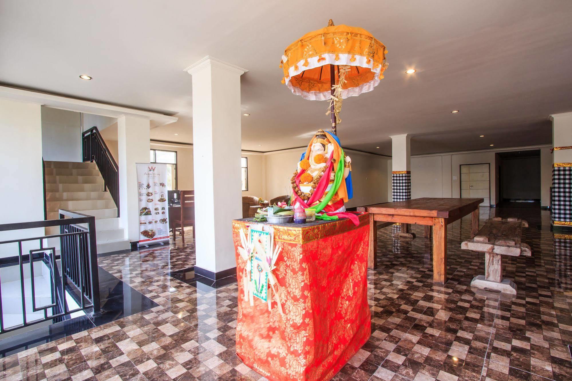 Ivanka Airport Inn Kuta Lombok Exteriör bild