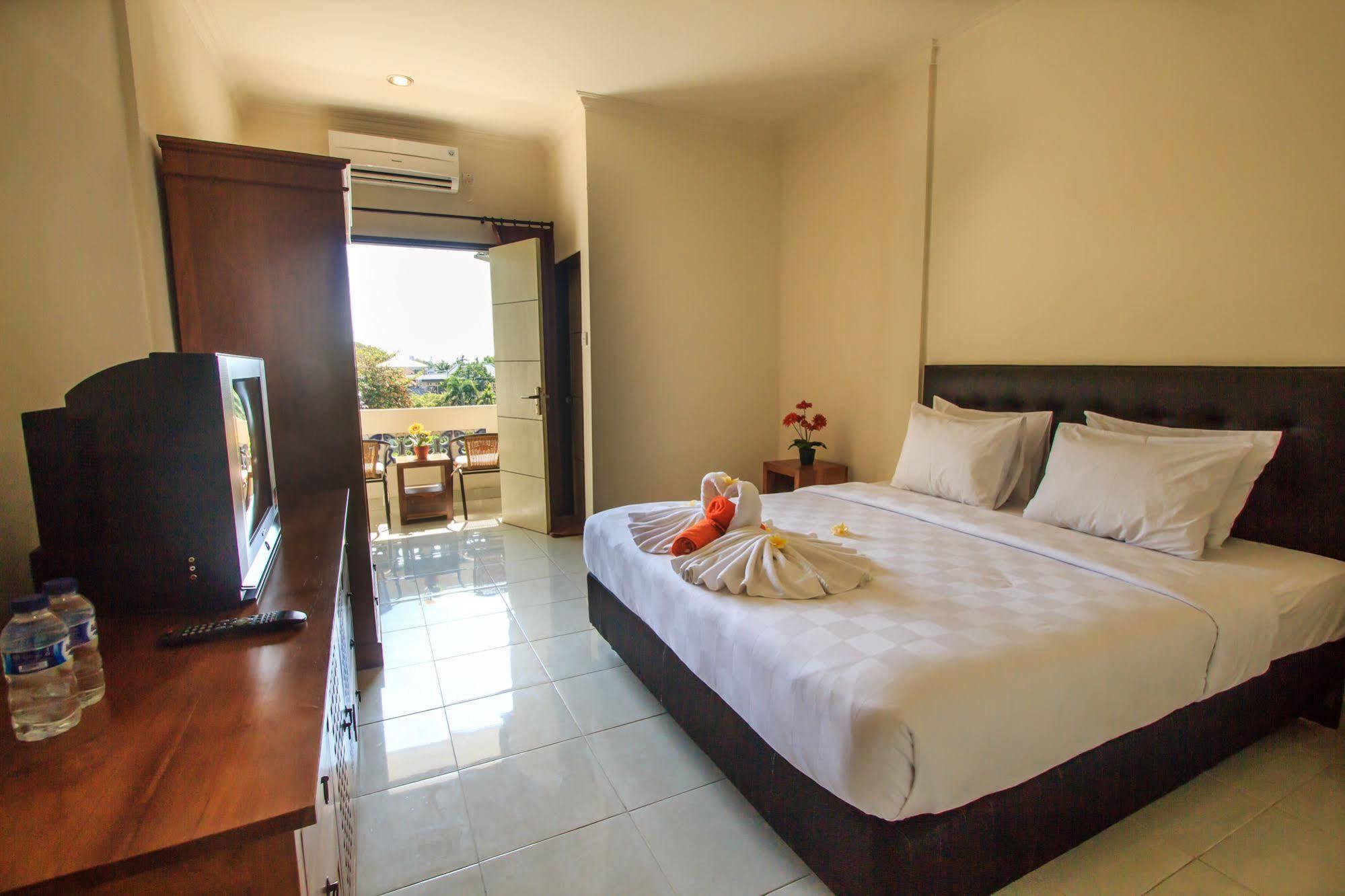 Ivanka Airport Inn Kuta Lombok Exteriör bild